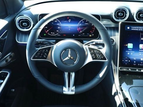Used 2025 Mercedes-Benz GLC 300 4MATIC image 14