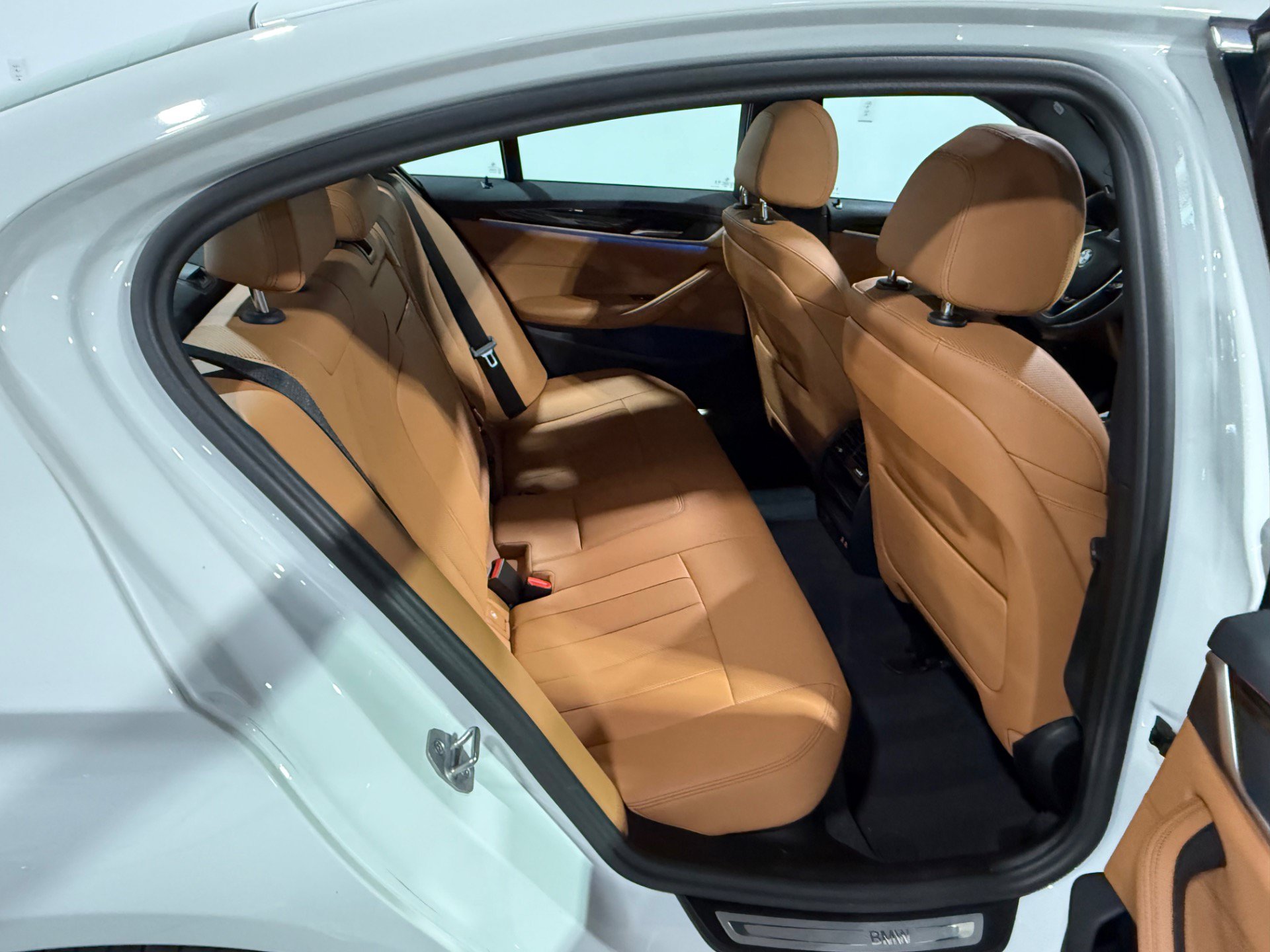 Used 2023 BMW 530e xDrive w/ Convenience Package AWD/4WD image 47
