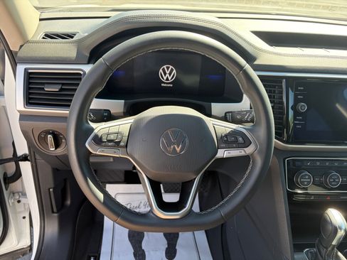 Used 2022 Volkswagen Atlas SE w/ Panoramic Sunroof Package FWD image 9