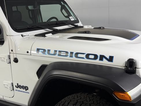 Used 2023 Jeep Wrangler Unlimited Rubicon 4xe w/ Cold Weather Group AWD/4WD image 12