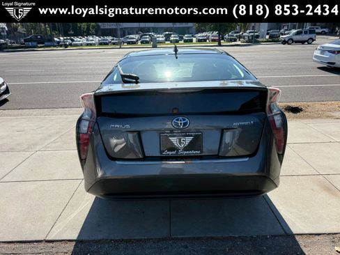 Used 2016 Toyota Prius Three w/ Advanced Technology Package FWD image 6