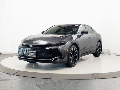 Certified 2024 Toyota Crown Platinum AWD/4WD image 3