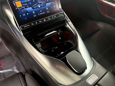 Used 2022 Mercedes-Benz SL 55 AMG 4MATIC w/ Driver Assistance Package image 17