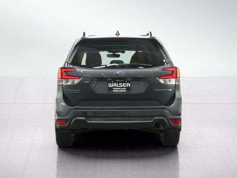 Used 2020 Subaru Forester Premium AWD/4WD image 4