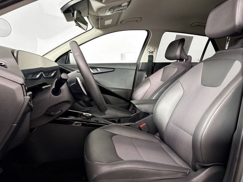 Used 2023 Kia Niro EX w/ EX Cold Weather Package FWD image 16