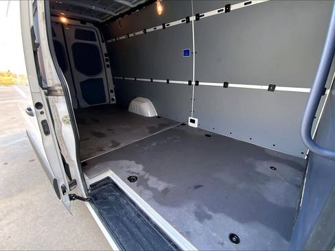 Used 2023 Mercedes-Benz Sprinter 2500 image 17