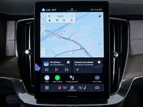 Certified 2025 Volvo XC90 B6 Plus image 16