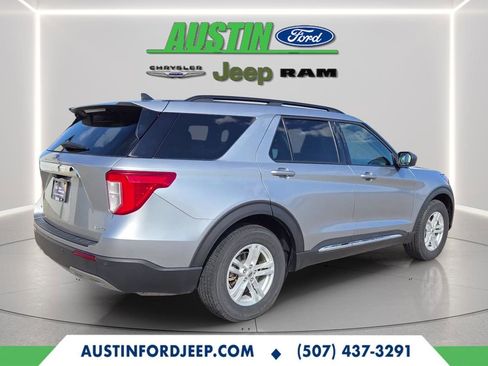 Used 2021 Ford Explorer XLT w/ Equipment Group 202A image 7
