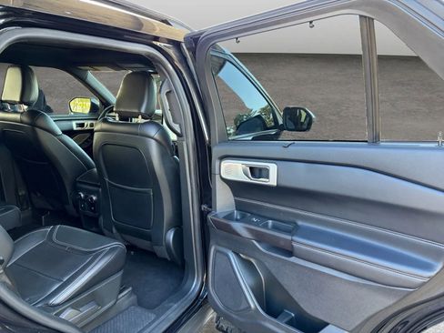 Used 2020 Ford Explorer ST w/ ST Street Pack image 18