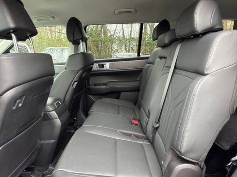 Used 2025 Hyundai Santa Fe SEL image 11