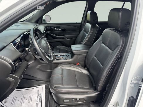 Used 2023 Chevrolet Traverse RS AWD/4WD image 16
