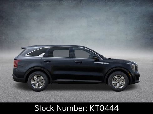 New 2026 Kia Sorento LX image 8