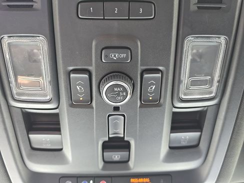 Used 2022 GMC Yukon XL Denali w/ Denali Ultimate Package AWD/4WD image 35