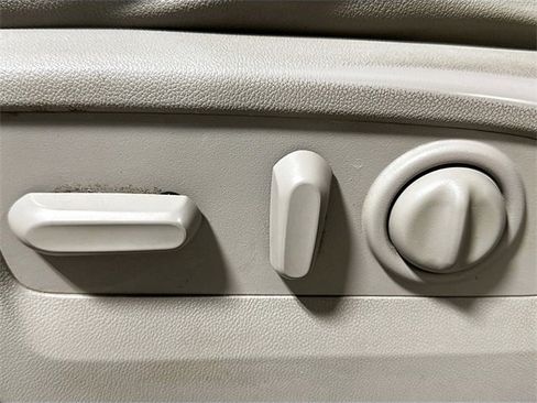 Used 2019 Chevrolet Silverado 1500 LTZ image 18