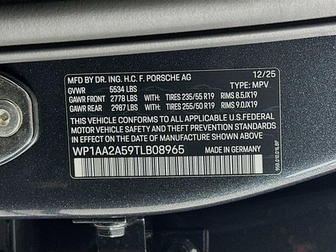 New 2026 Porsche Macan image 33