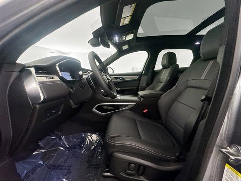 New 2025 Jaguar F-PACE R-Dynamic S image 32