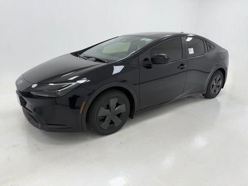 New 2026 Toyota Prius LE FWD image 5
