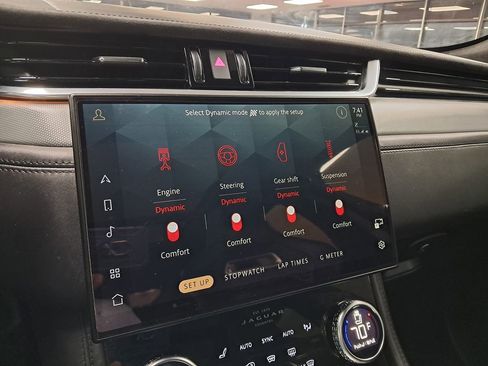 Used 2021 Jaguar F-PACE SVR image 28