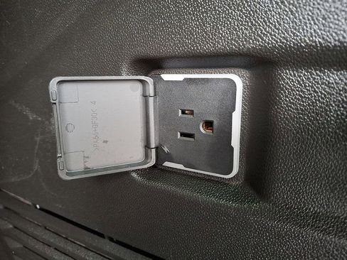 Used 2023 Chevrolet Tahoe RST image 30