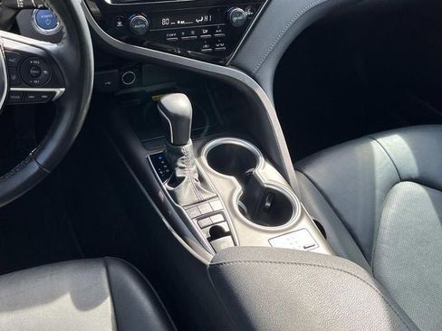 Used 2022 Toyota Camry XLE w/ Cold Weather Package FWD image 14