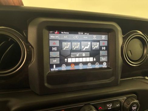 Used 2022 Jeep Wrangler Unlimited Sport image 26