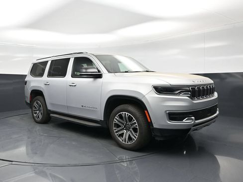 Used 2025 Jeep Wagoneer Series II AWD/4WD image 56