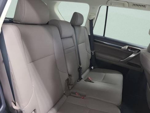 Used 2020 Lexus GX 460 Premium w/ Premium Package AWD/4WD image 16
