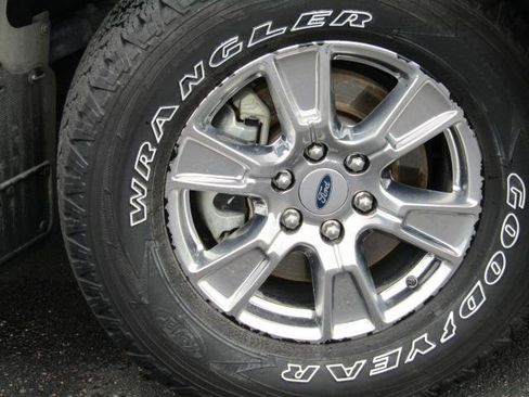 Used 2017 Ford F150 XLT w/ Equipment Group 301A Mid AWD/4WD image 5