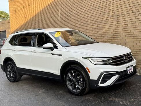 Used 2022 Volkswagen Tiguan SE AWD/4WD image 5