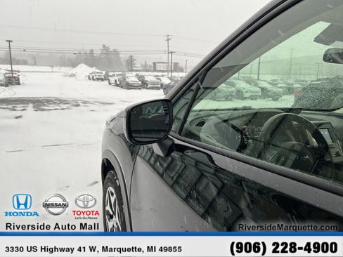 Used 2023 Subaru Forester Premium AWD/4WD image 5
