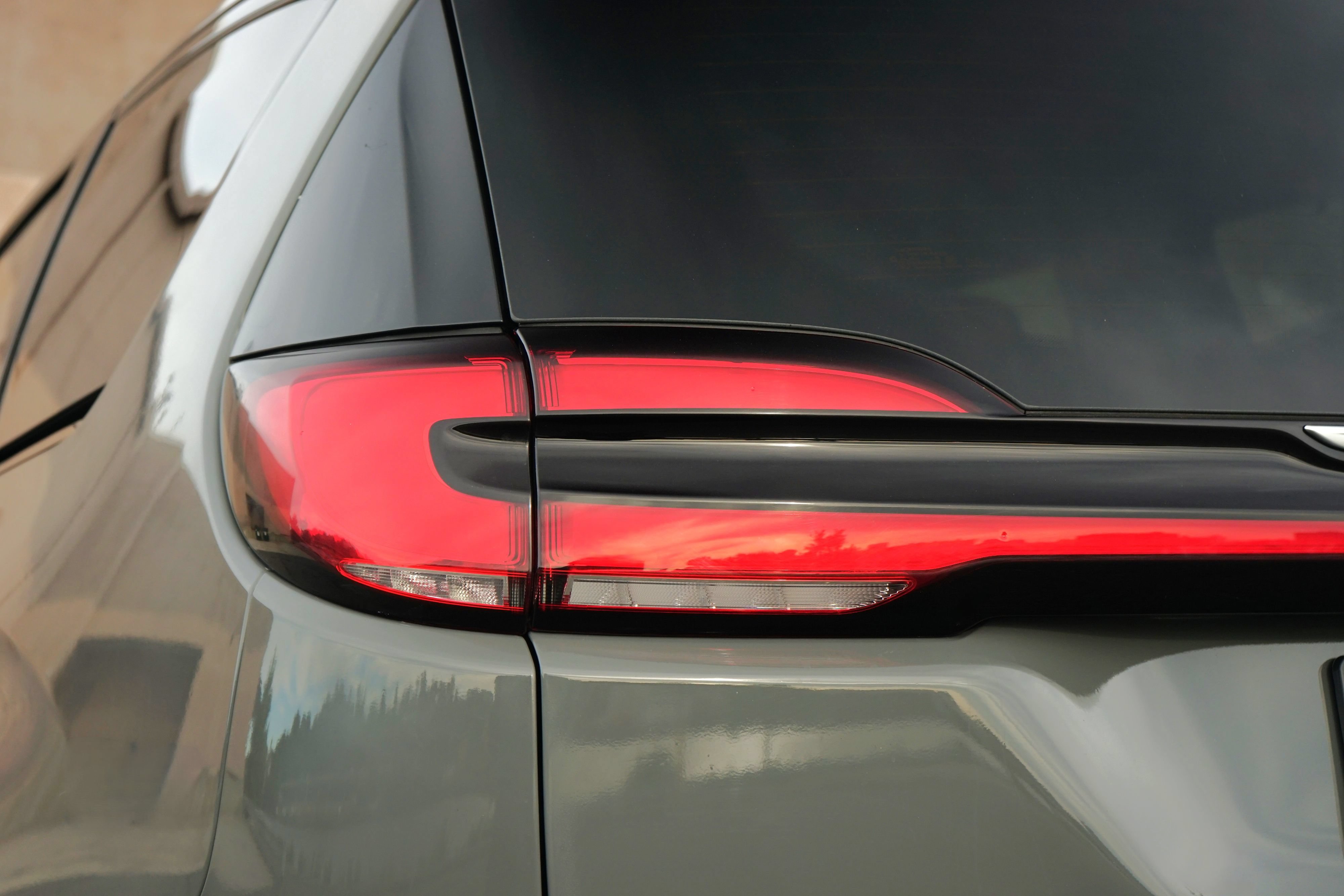 Used 2021 Chrysler Pacifica Touring-L w/ Uconnect Theater Family Group FWD image 35