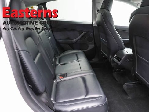 Used 2021 Tesla Model Y Long Range AWD/4WD image 17