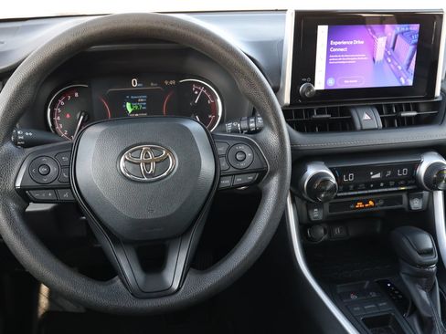 Used 2025 Toyota RAV4 XLE FWD image 16