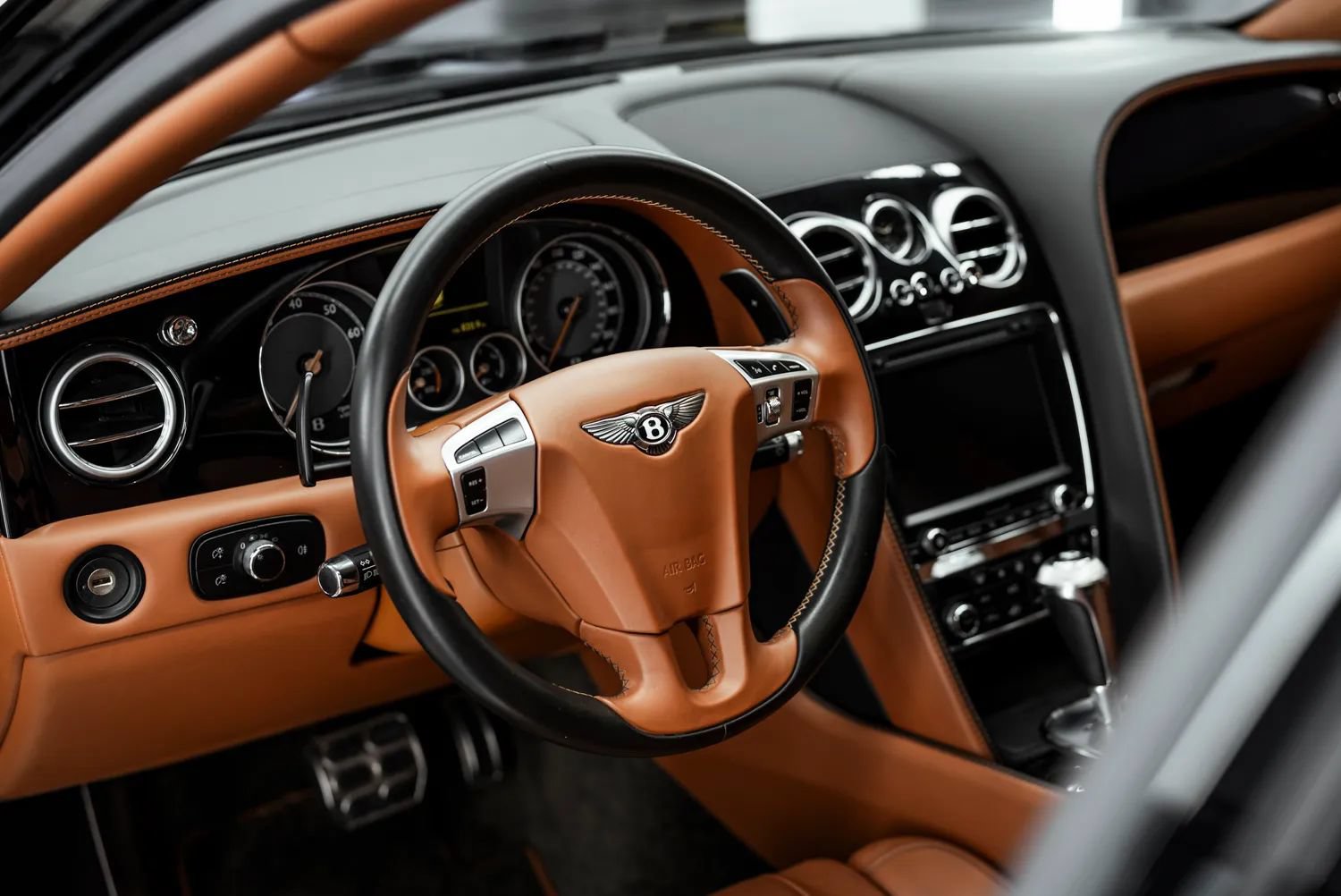 Used 2014 Bentley Flying Spur W12 AWD/4WD image 2