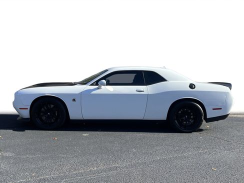 Used 2020 Dodge Challenger R/T Scat Pack w/ Dynamics Package image 19