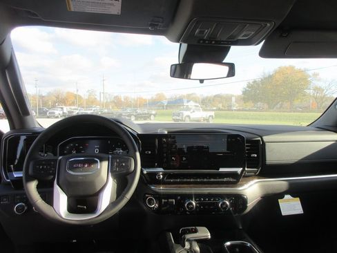 New 2026 GMC Sierra 1500 Elevation image 16