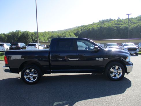 Used 2019 RAM 1500 Big Horn AWD/4WD image 4