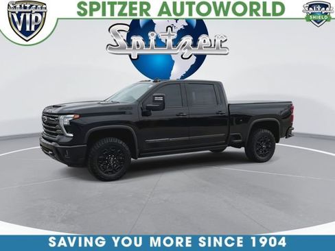 Used 2024 Chevrolet Silverado 2500 High Country w/ Midnight Edition AWD/4WD image 4