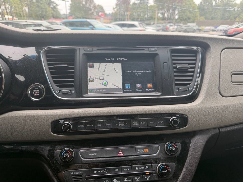 Used 2018 Kia Sedona SX Limited FWD image 21