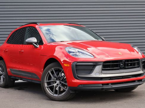 Certified 2024 Porsche Macan Turbo image 8