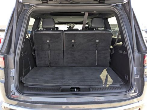 Used 2022 Jeep Wagoneer Series II w/ Premium Group I AWD/4WD image 12