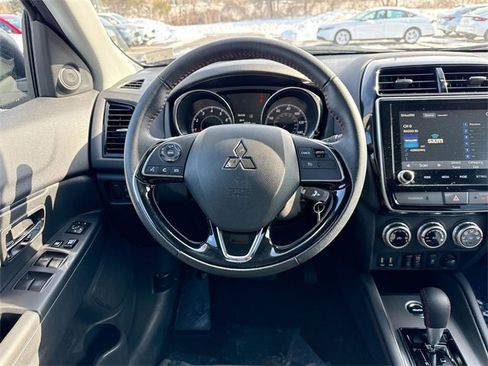 Used 2025 Mitsubishi Outlander Sport AWD image 23