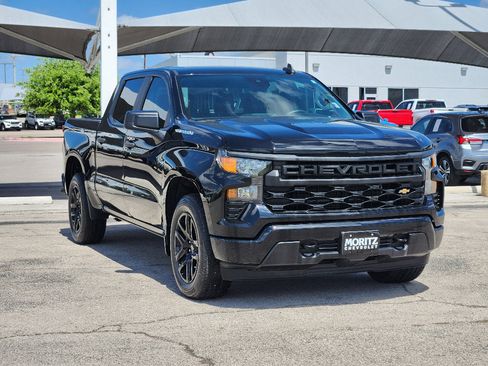 Used 2023 Chevrolet Silverado 1500 Custom image 3