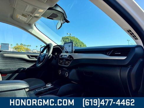 Used 2022 Ford Escape SE image 19