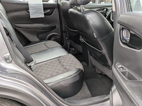 Used 2022 Nissan Rogue Sport SV w/ Technology Package image 19