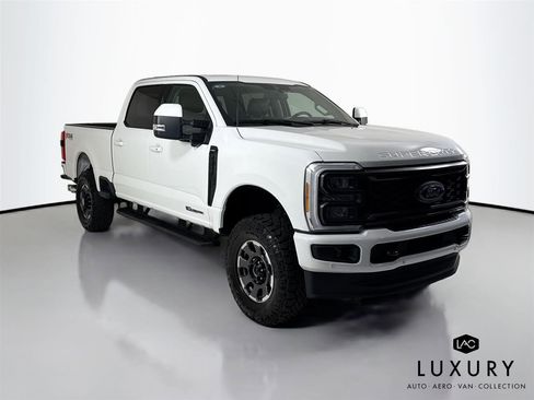 Used 2023 Ford F250 Lariat w/ Lariat Ultimate Package AWD/4WD image 3