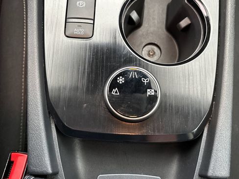 Used 2024 Nissan Rogue S AWD/4WD image 42