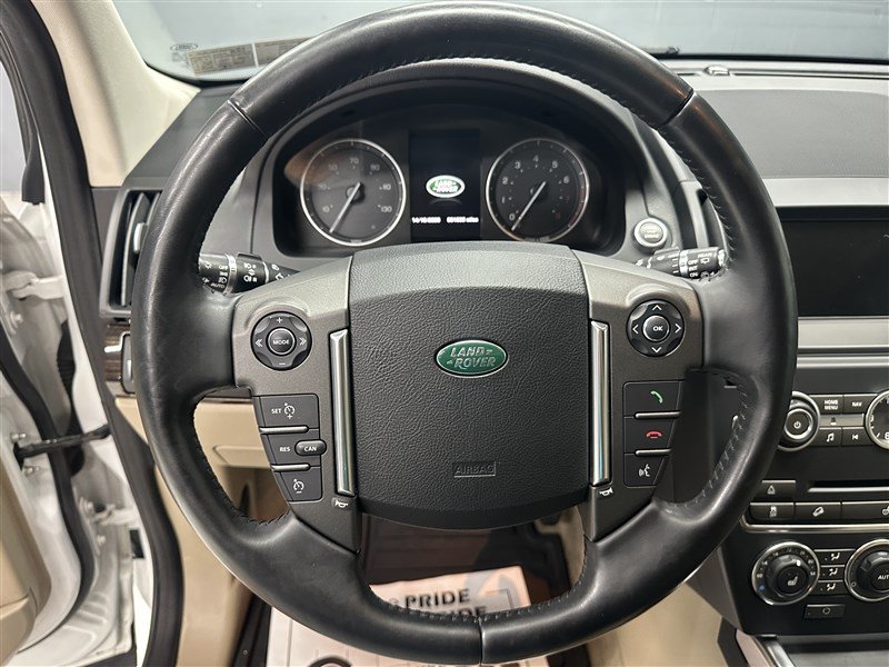 Used 2013 Land Rover LR2 HSE AWD/4WD image 18