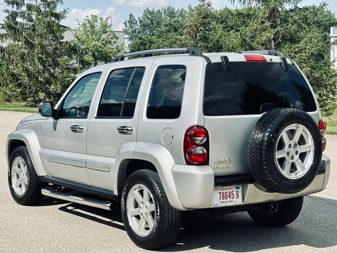 Used 2007 Jeep Liberty Limited AWD/4WD image 8