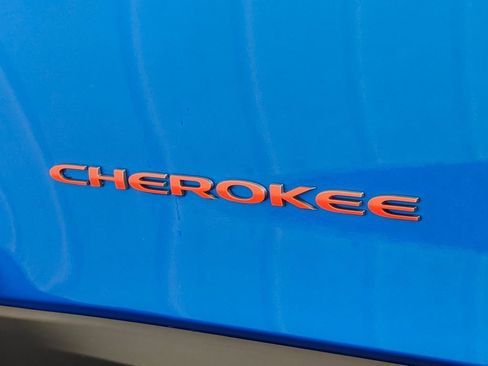 Used 2020 Jeep Cherokee Trailhawk image 64